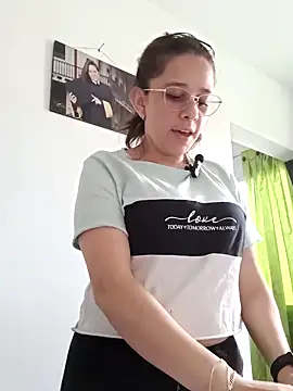 Snapshot of Isabella5_Brown_ chatting on October 21, 8:20 pm Isabella5 Brown online show from October 21, 8:20 pm