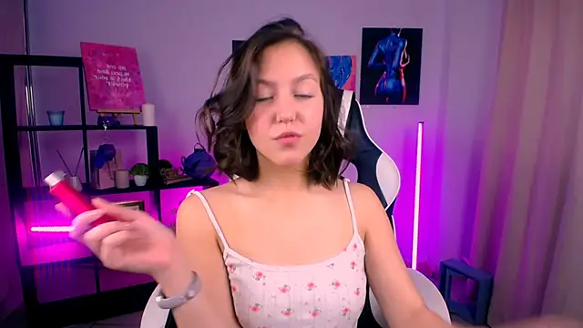 CindySparkl online show from October 20, 5:19 am