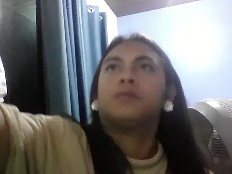 Snapshot of Asian_ashley04 chatting on July 22, 11:13 am Asian ashley04 online show from July 22, 11:13 am