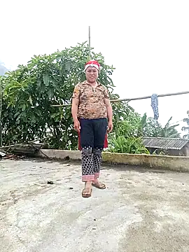 Snapshot of Chubbyhoney1 chatting on April 2, 6:33 am Chubbyhoney1 online show from April 2, 6:33 am