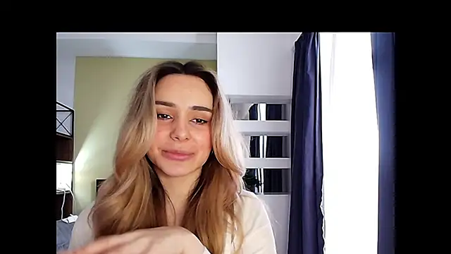 Chloe Ravens online show from December 18, 10:54 am