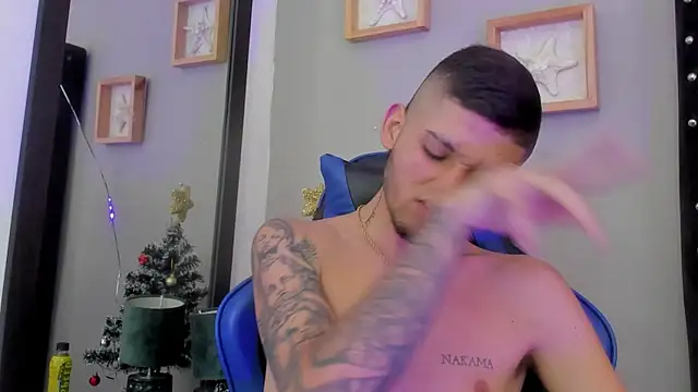 Mathewboy1 online show from December 22, 7:22 pm