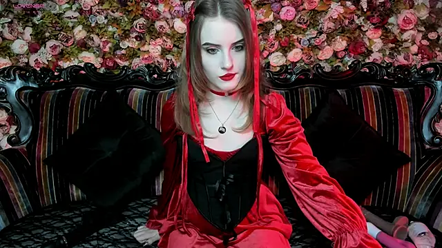 EllieMori online show from December 14, 8:30 am