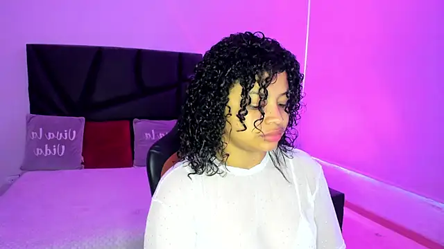 Snapshot of Dakota_Mars chatting on September 26, 12:09 pm Dakota Mars online show from September 26, 12:09 pm