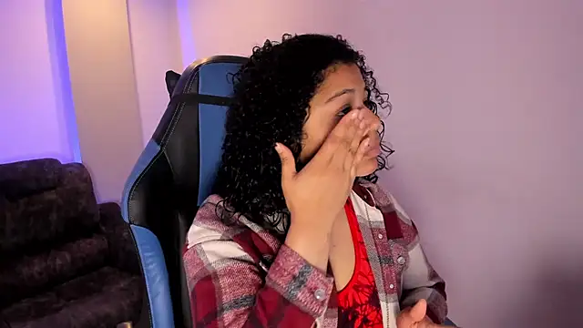 Snapshot of Dakota_Mars chatting on October 4, 12:25 pm Dakota Mars online show from October 4, 12:25 pm