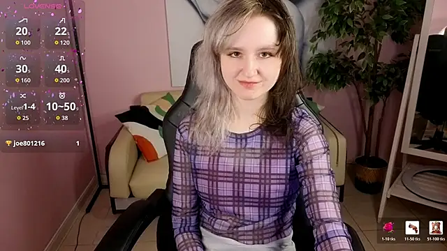 girl next doorr online show from June 7, 12:53 pm