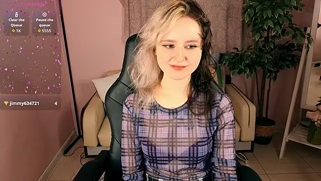 girl next doorr online show from July 4, 12:55 pm