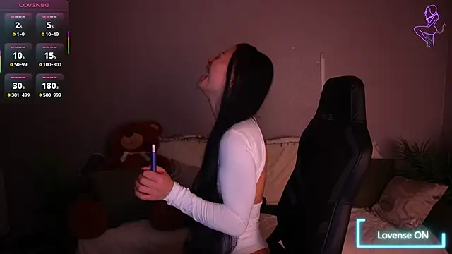 Snapshot of FataleNellie chatting on February 12, 10:49 pm FataleNellie online show from February 12, 10:49 pm