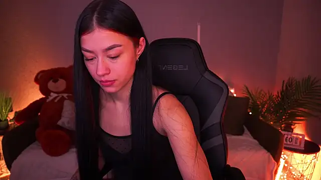 Snapshot of FataleNellie chatting on March 9, 9:41 pm FataleNellie online show from March 9, 9:41 pm