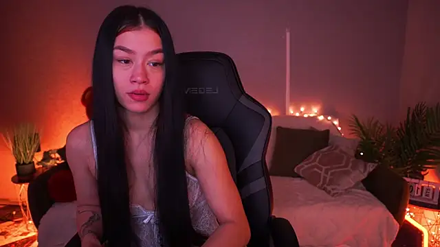 Snapshot of FataleNellie chatting on March 10, 10:15 pm FataleNellie online show from March 10, 10:15 pm