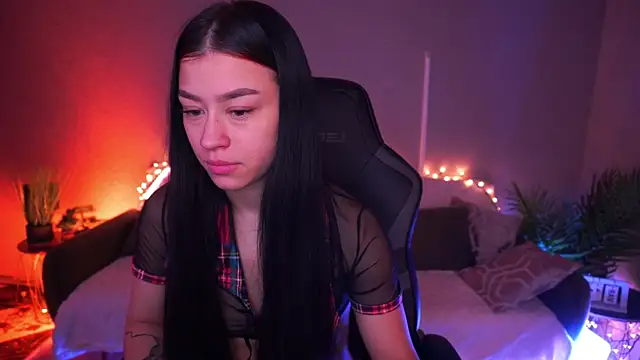 Snapshot of FataleNellie chatting on March 11, 10:38 pm FataleNellie online show from March 11, 10:38 pm