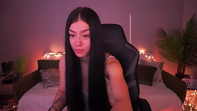 Snapshot of FataleNellie chatting on March 15, 10:38 pm FataleNellie online show from March 15, 10:38 pm