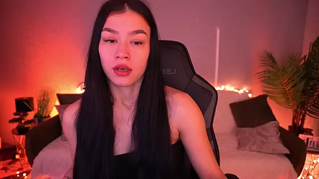 Snapshot of FataleNellie chatting on March 17, 10:02 pm FataleNellie online show from March 17, 10:02 pm