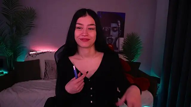 Snapshot of FataleNellie chatting on April 1, 9:12 pm FataleNellie online show from April 1, 9:12 pm