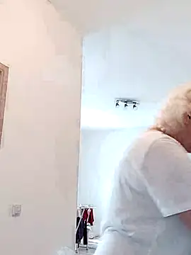 Snapshot of VikaKing chatting on October 14, 12:50 pm VikaKing online show from October 14, 12:50 pm