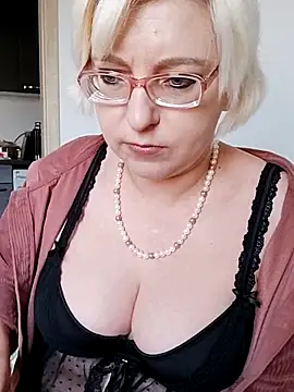 Snapshot of VikaKing chatting on October 31, 9:54 am VikaKing online show from October 31, 9:54 am