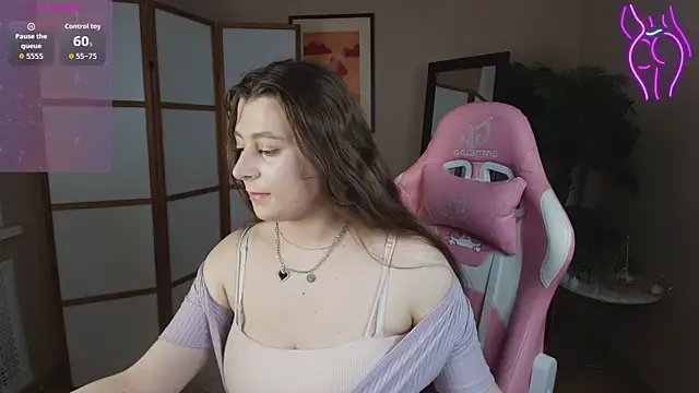 Queen Michelle  online show from September 17, 9:27 pm