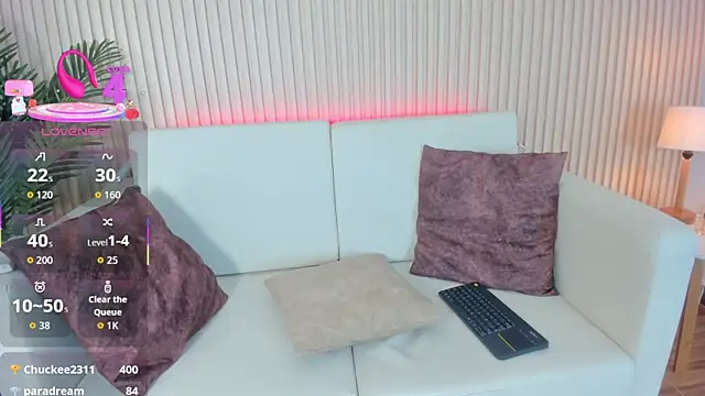 Snapshot of Tania_77_ chatting on October 8, 7:22 pm Tania 77 online show from October 8, 7:22 pm