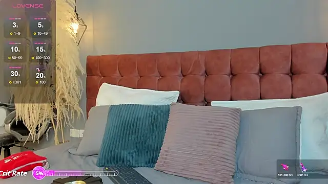 Snapshot of Tania_77_ chatting on November 17, 12:33 pm Tania 77 online show from November 17, 12:33 pm