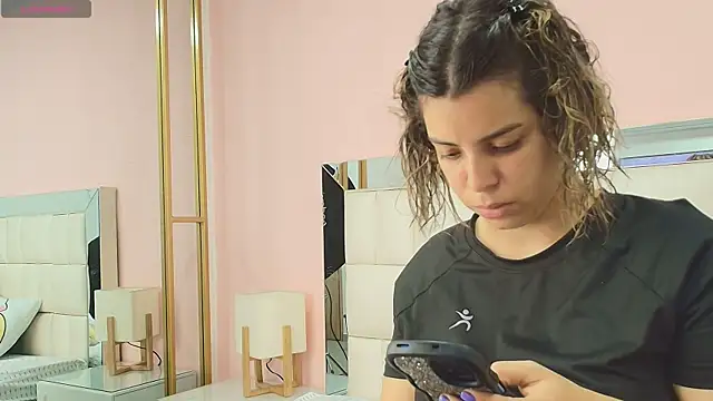 gisell gomez online show from January 9, 1:03 pm