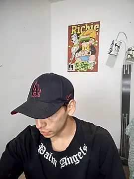 Snapshot of Thomasjons_ chatting on September 9, 1:38 am Thomasjons online show from September 9, 1:38 am