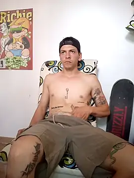 Snapshot of Thomasjons_ chatting on September 15, 9:26 pm Thomasjons online show from September 15, 9:26 pm