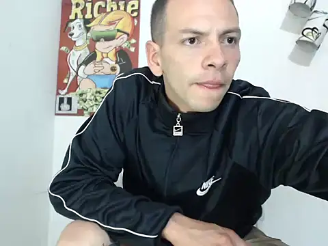 Snapshot of Thomasjons_ chatting on September 28, 3:23 am Thomasjons online show from September 28, 3:23 am