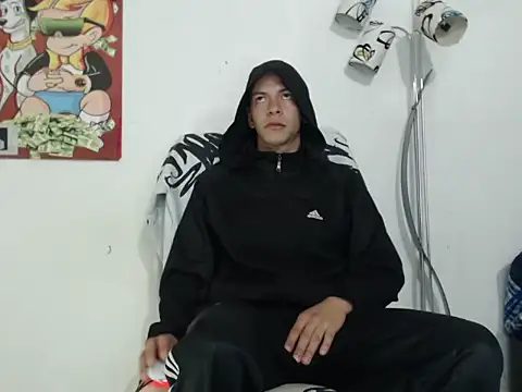 Snapshot of Thomasjons_ chatting on September 29, 9:36 am Thomasjons online show from September 29, 9:36 am