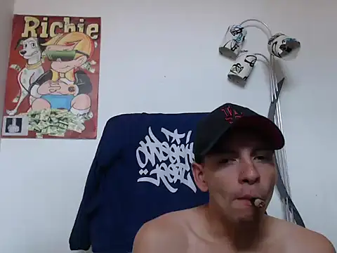 Snapshot of Thomasjons_ chatting on October 1, 4:02 pm Thomasjons online show from October 1, 4:02 pm