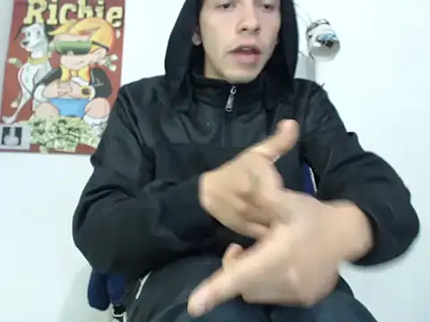 Snapshot of Thomasjons_ chatting on October 2, 4:08 am Thomasjons online show from October 2, 4:08 am