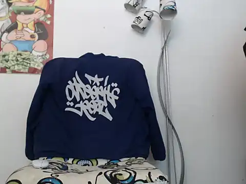 Snapshot of Thomasjons_ chatting on October 2, 4:14 pm Thomasjons online show from October 2, 4:14 pm