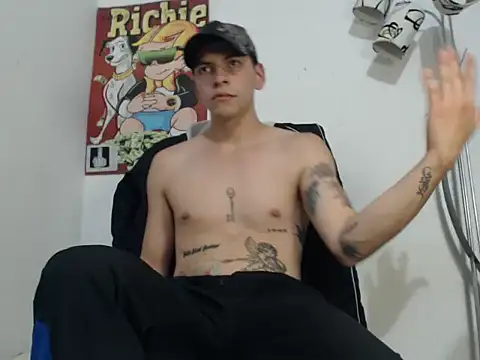 Snapshot of Thomasjons_ chatting on October 19, 1:28 am Thomasjons online show from October 19, 1:28 am