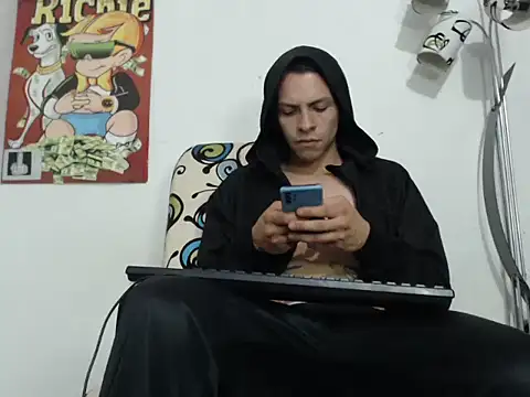 Snapshot of Thomasjons_ chatting on October 19, 11:16 pm Thomasjons online show from October 19, 11:16 pm