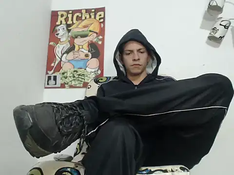 Snapshot of Thomasjons_ chatting on October 21, 1:17 am Thomasjons online show from October 21, 1:17 am