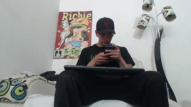 Thomasjons  online show from November 12, 3:01 pm