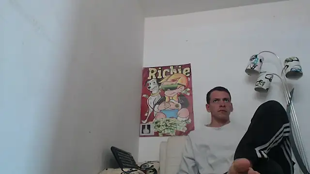 Thomasjons  online show from December 2, 6:25 pm