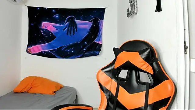 jhosep hamilton online show from October 12, 6:40 pm