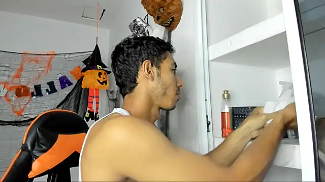 jhosep hamilton online show from October 20, 12:05 pm