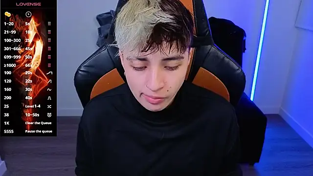 Snapshot of imlaiaaa chatting on October 30, 4:03 am imlaiaaa online show from October 30, 4:03 am