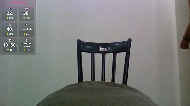 Snapshot of cute_girl007 chatting on December 4, 6:44 am cute girl007 online show from December 4, 6:44 am