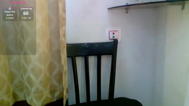 Snapshot of cute_girl007 chatting on December 18, 7:03 am cute girl007 online show from December 18, 7:03 am