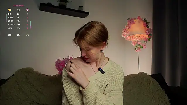 Snapshot of EasterBonney chatting on October 15, 11:32 am EasterBonney online show from October 15, 11:32 am