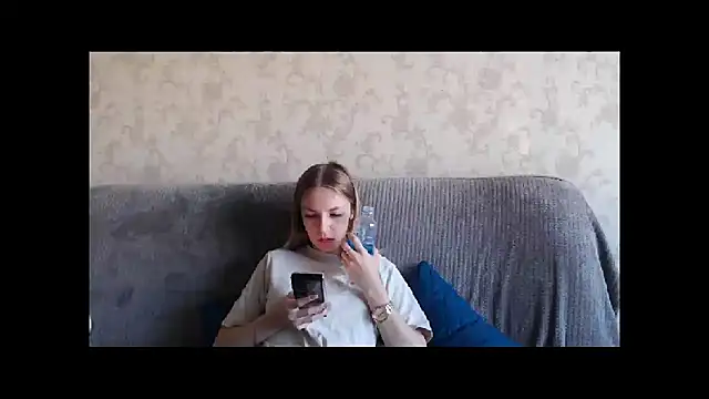 HitGyrl online show from September 20, 1:28 am