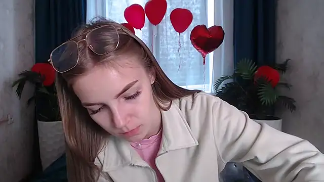 HitGyrl online show from February 23, 8:22 am