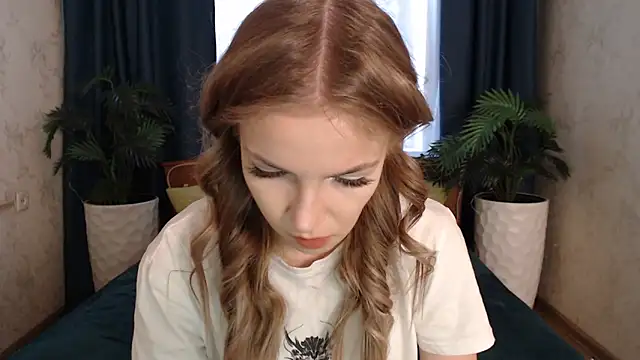 HitGyrl online show from March 31, 8:48 am