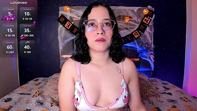 Snapshot of SweetAnya01 chatting on October 8, 4:10 am SweetAnya01 online show from October 8, 4:10 am