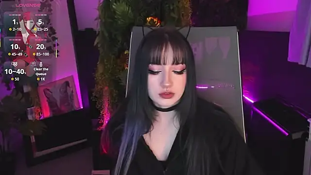 LiliLuna online show from February 8, 4:21 pm