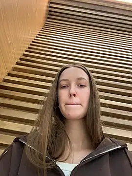 ElliRose online show from November 30, 8:07 am