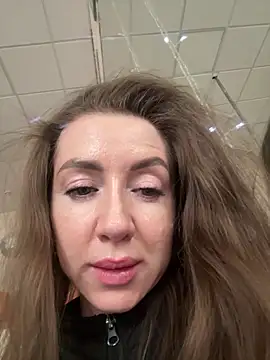 Snapshot of MarinaDiva11_74 chatting on March 19, 12:42 pm MarinaDiva11 74 online show from March 19, 12:42 pm