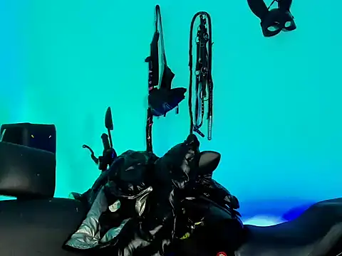 Snapshot of zeus_7777 chatting on September 25, 8:40 am zeus 7777 online show from September 25, 8:40 am